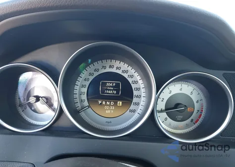 2012 Mercedes-Benz C 250 Sport z USA, uszkodzony, nr VIN WDDGF4HBXCA667821